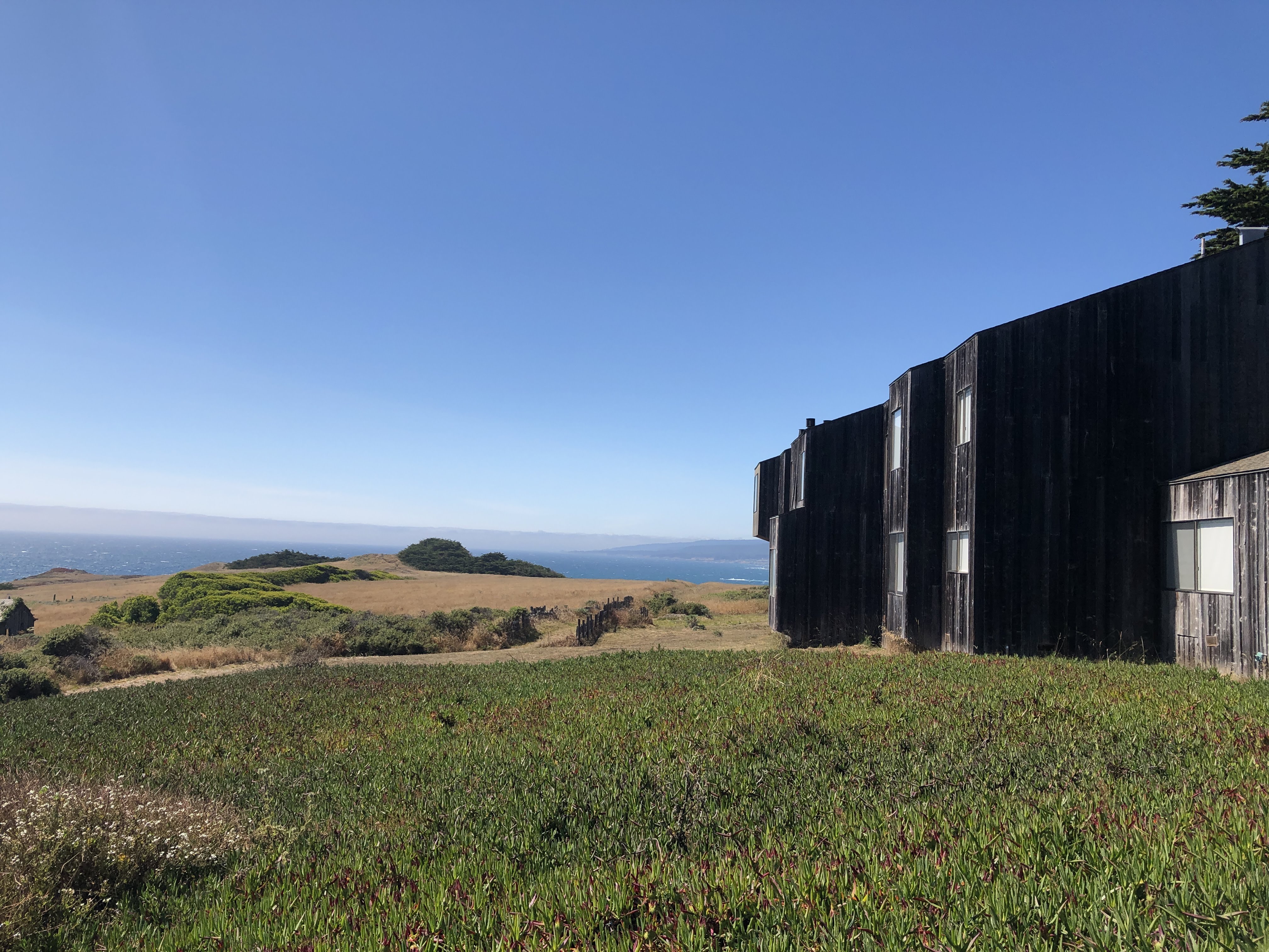 a house in the sea ranch community that overlooks the pacific ocean